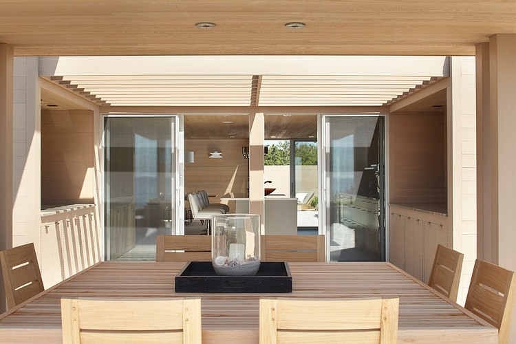 Guesthouse by Bromley Caldari Architects