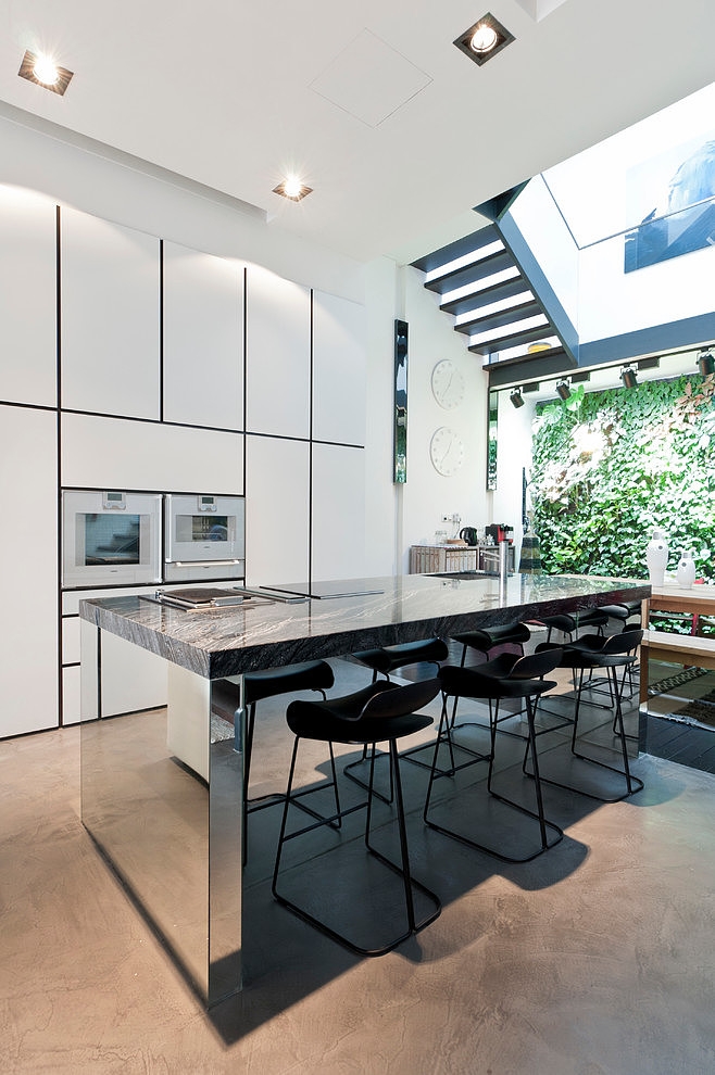 Terrace House in Singapore by Architology