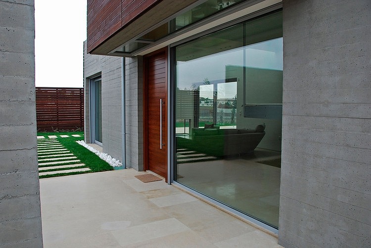 Residence in Larissa by Potiropoulos D+L Architects