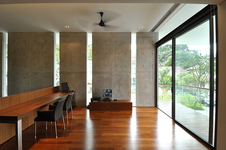 Sunset Terrace House by Architology