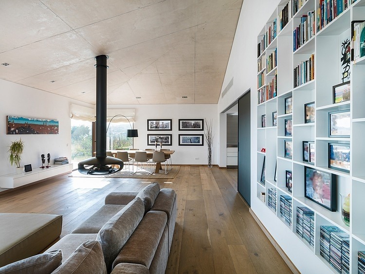Modern Family Residence by Marga Rotger