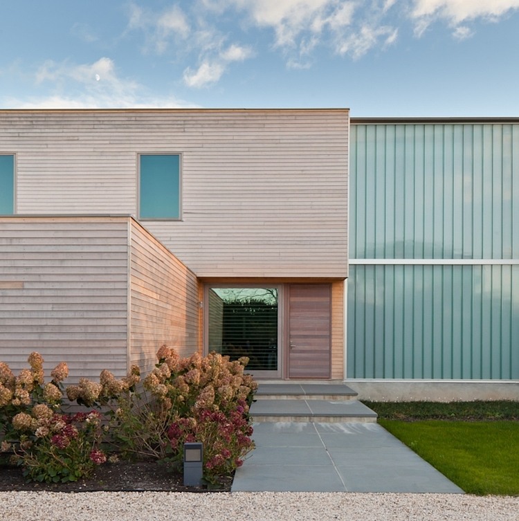 Bridgehampton Residence by Gluckman Mayner Architects