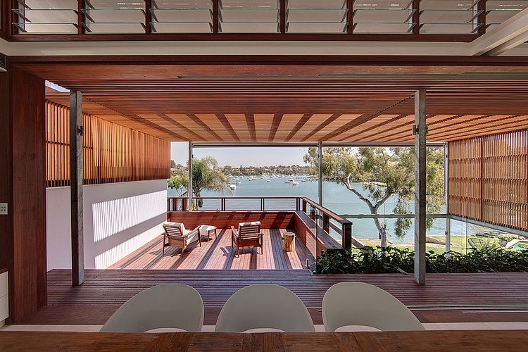 Tennyson Point Residence by CplusC Architectural Workshop