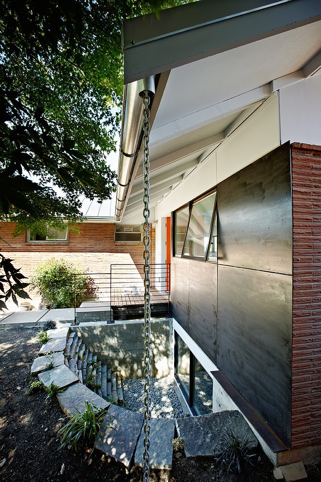 Atomic Ranch by Graham Baba Architects
