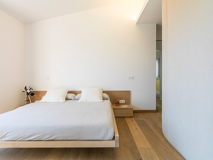 Modern Family Residence by Marga Rotger
