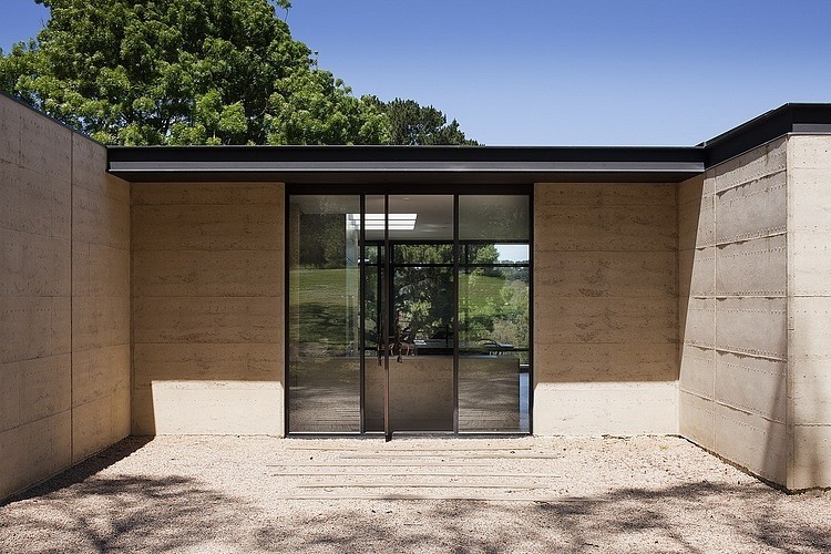 Merricks House by Robson Rak Architects