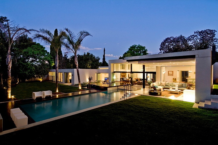 House Mosi by Nico van der Meulen Architects