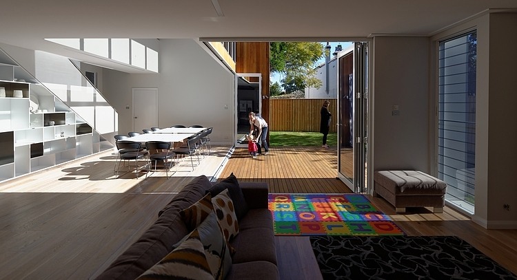 Cooks Hill Residence by Bourne Blue Architecture