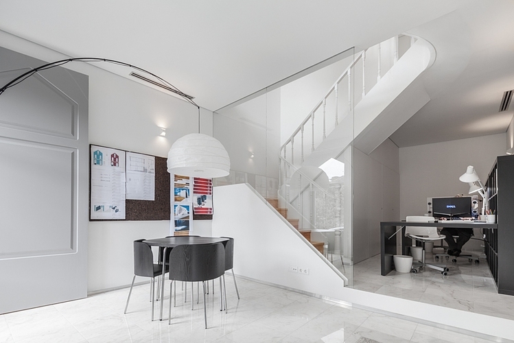 The Three Cusps Chalet by Tiago do Vale Arquitectos