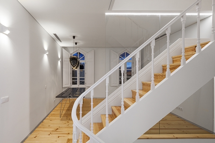 The Three Cusps Chalet by Tiago do Vale Arquitectos