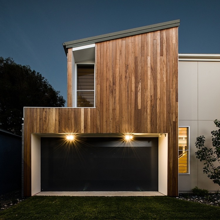 Cooks Hill Residence by Bourne Blue Architecture