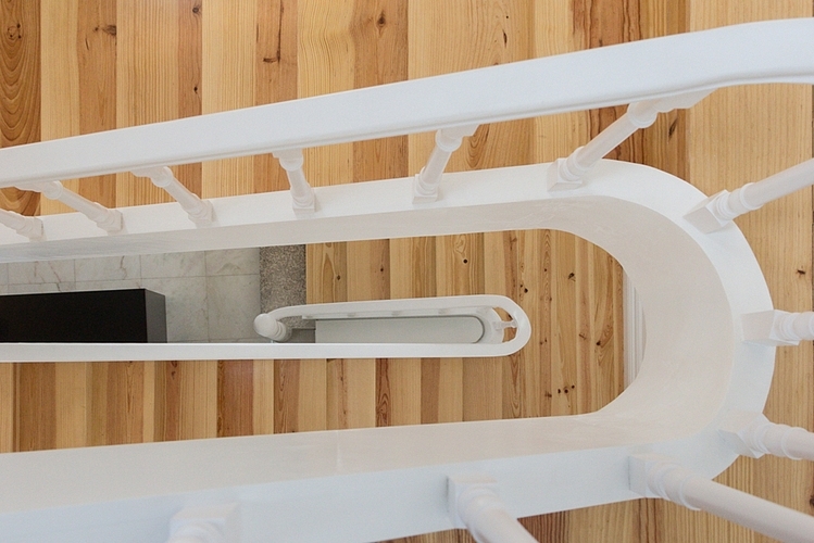 The Three Cusps Chalet by Tiago do Vale Arquitectos