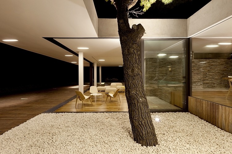 Plane House by K Studio