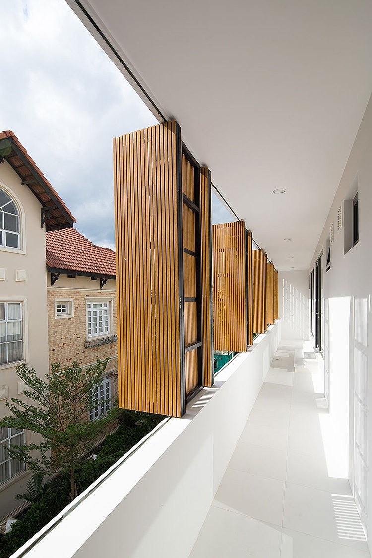 Fuschia Villa by MimA NYstudio + Real Architecture