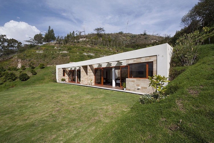 Casa Mirador by AR+C