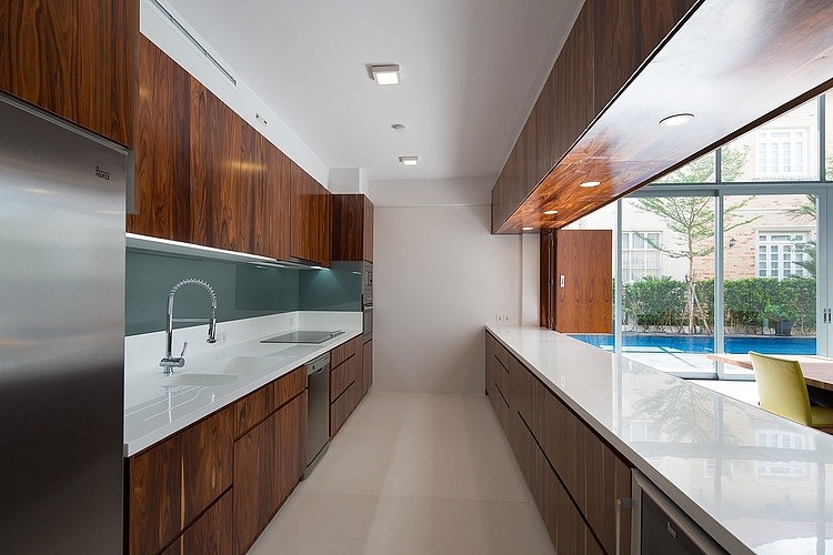 Fuschia Villa by MimA NYstudio + Real Architecture