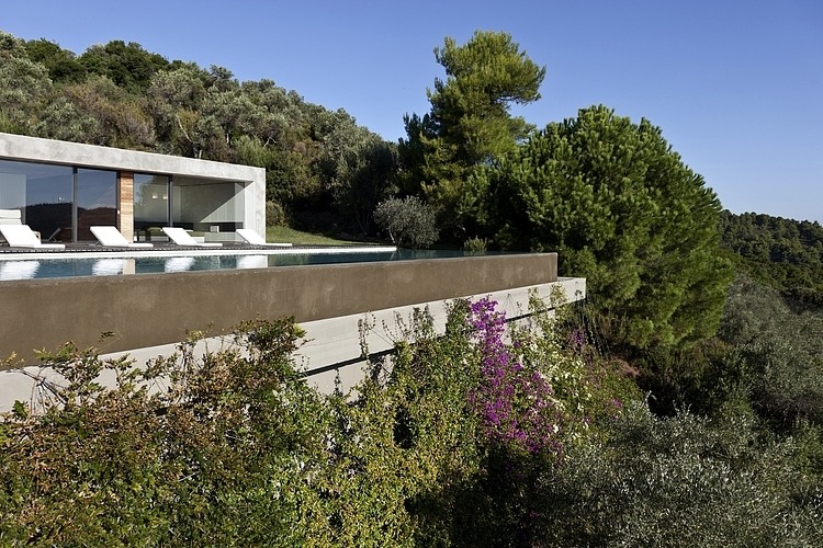 Plane House by K Studio