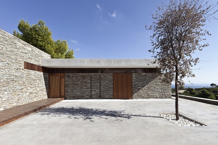 Plane House by K Studio
