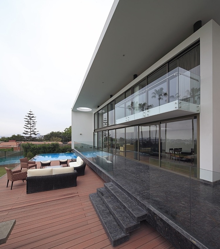 House on the Hill by Metropolis Peru