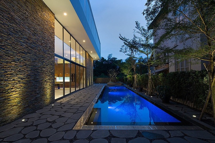 Fuschia Villa by MimA NYstudio + Real Architecture