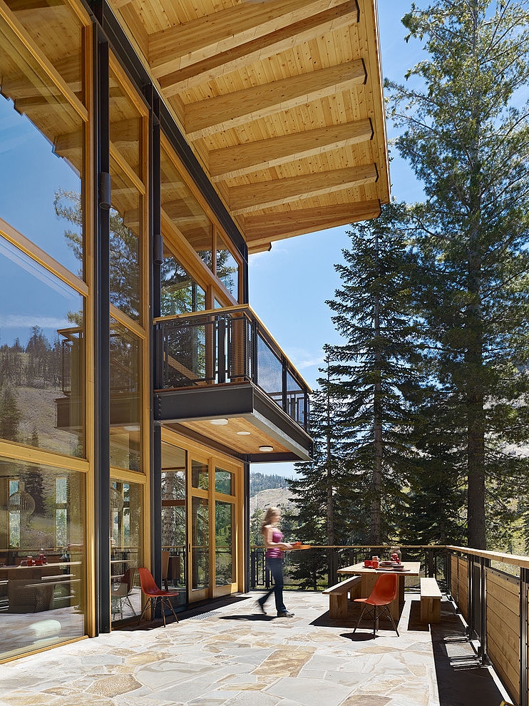 Crow's Nest Residence by Mt. Lincoln Construction