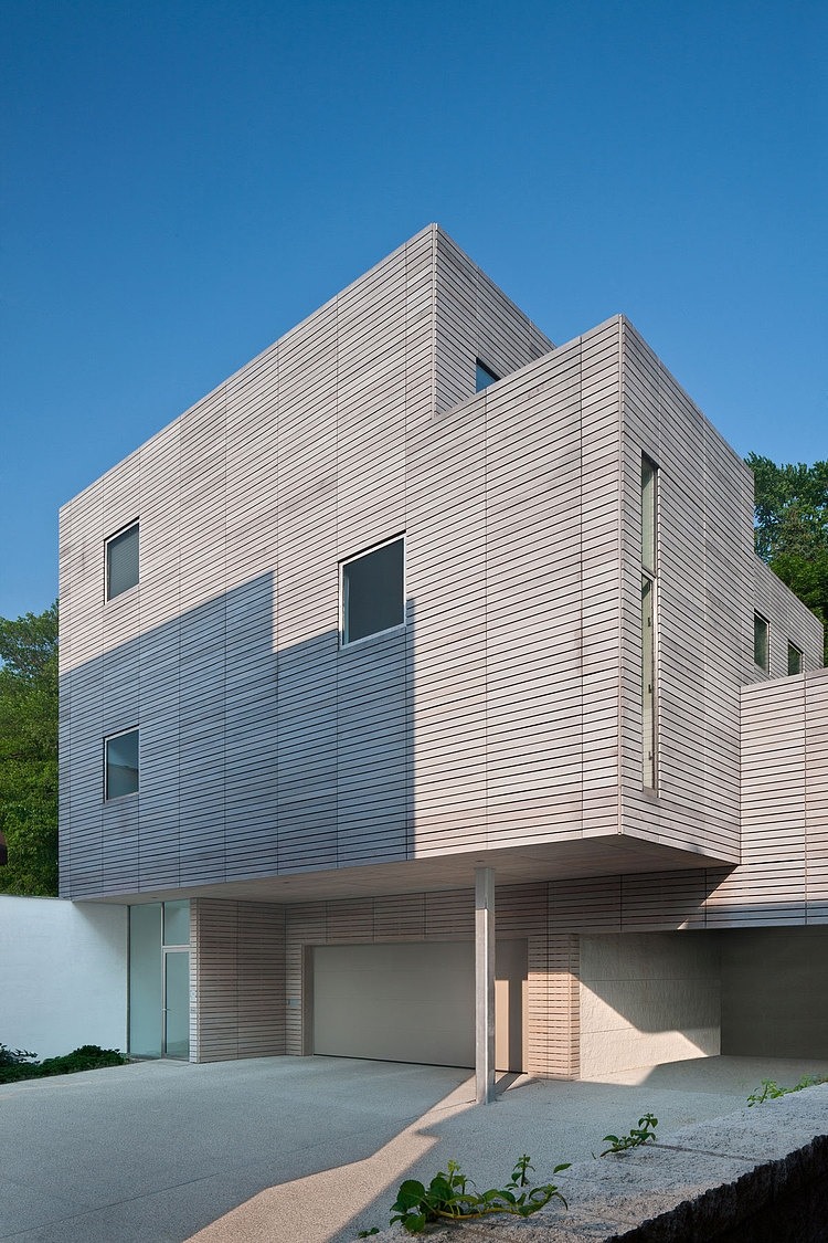 Fairview Townhouse by Bucchieri Architects