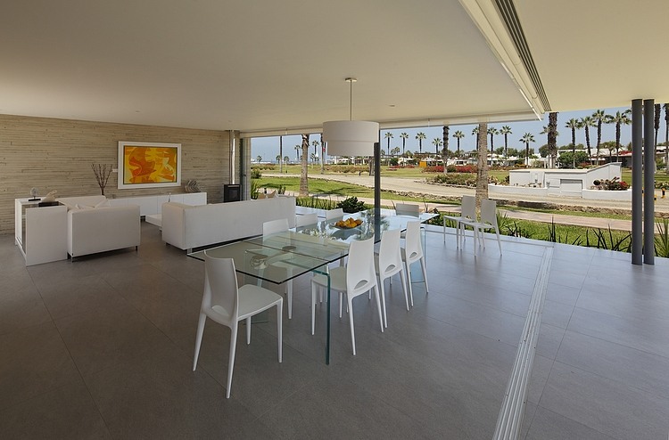 Casa P12 by Martin Dulanto Arquitecto