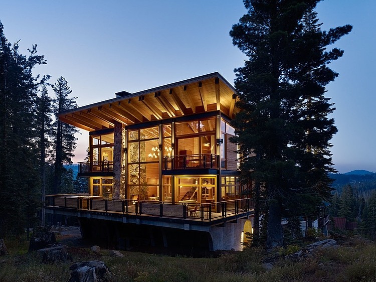 Crow's Nest Residence by Mt. Lincoln Construction