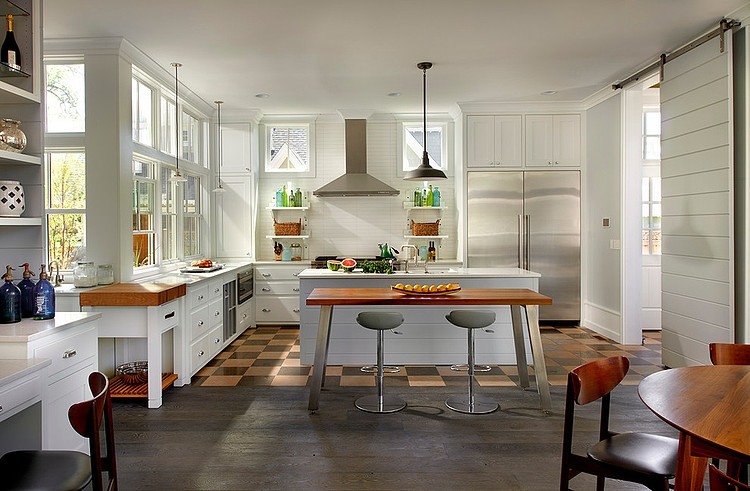 Modern Farm House by Charles Vincent George Architects