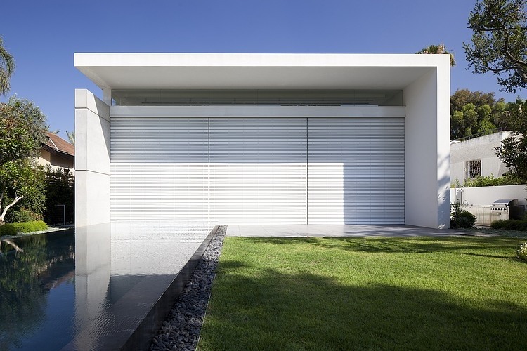 Ramat Hasharon House 13 by Pitsou Kedem Architects