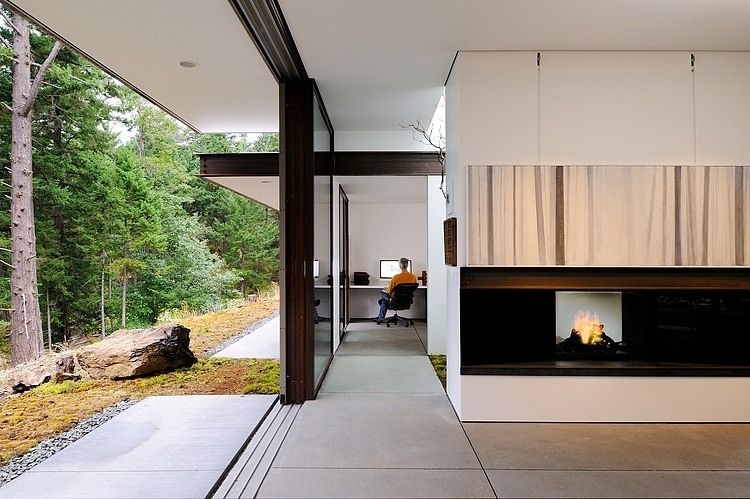Eagle Ridge by Gary Gladwish Architecture