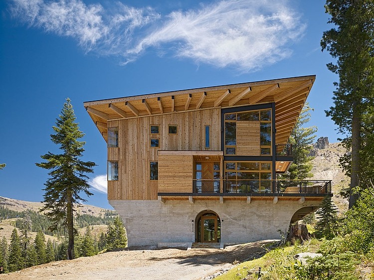 Crow's Nest Residence by Mt. Lincoln Construction