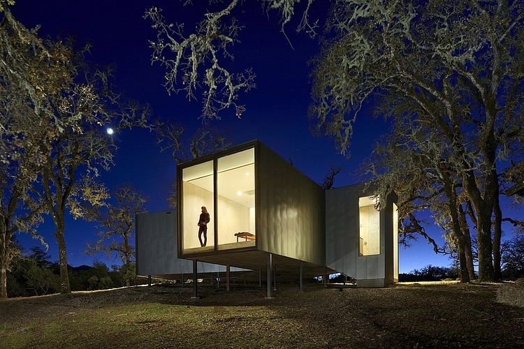 Moose Road Residence by Mork Ulnes Architects