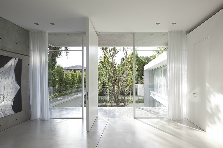 Ramat Hasharon House 13 by Pitsou Kedem Architects
