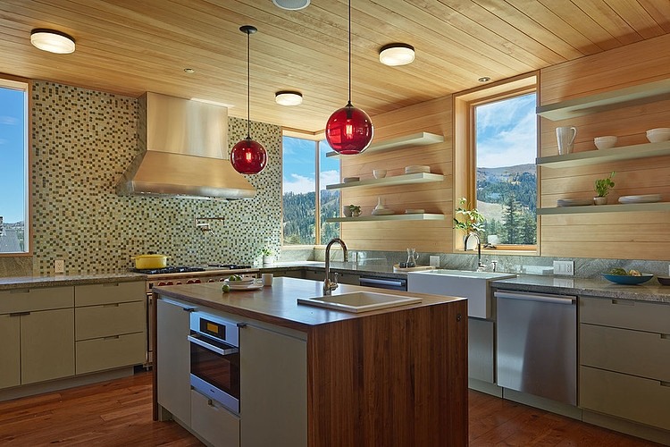 Crow's Nest Residence by Mt. Lincoln Construction