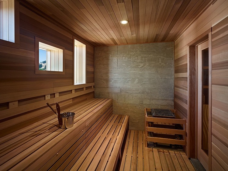Crow's Nest Residence by Mt. Lincoln Construction