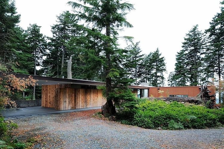 Eagle Ridge by Gary Gladwish Architecture