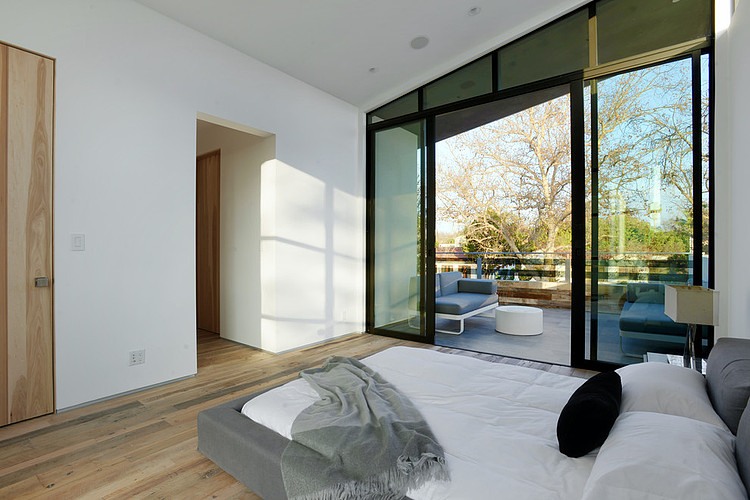 Mansfield Residence by Adeet Madan