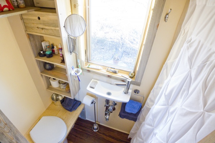 bathroom2