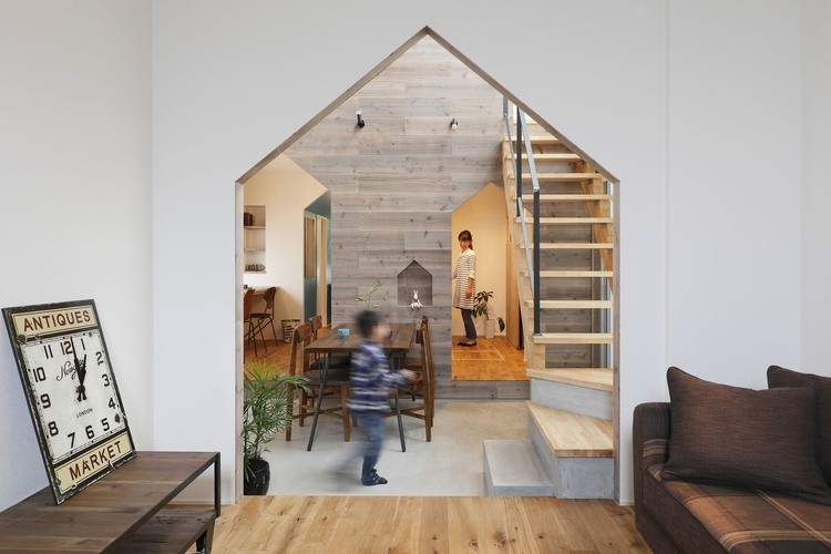 Hazukashi House by Alts Design Office