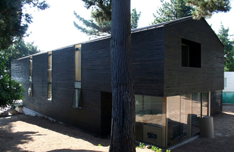 Casa Cantagua by Raimundo Anguita