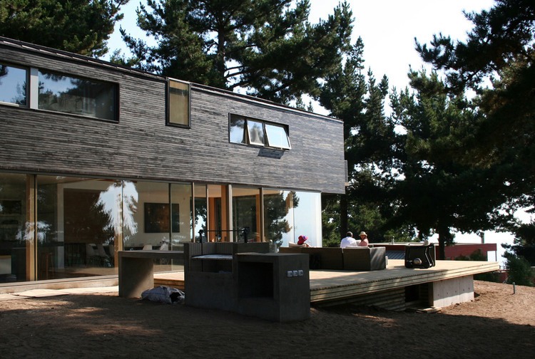 Casa Cantagua by Raimundo Anguita