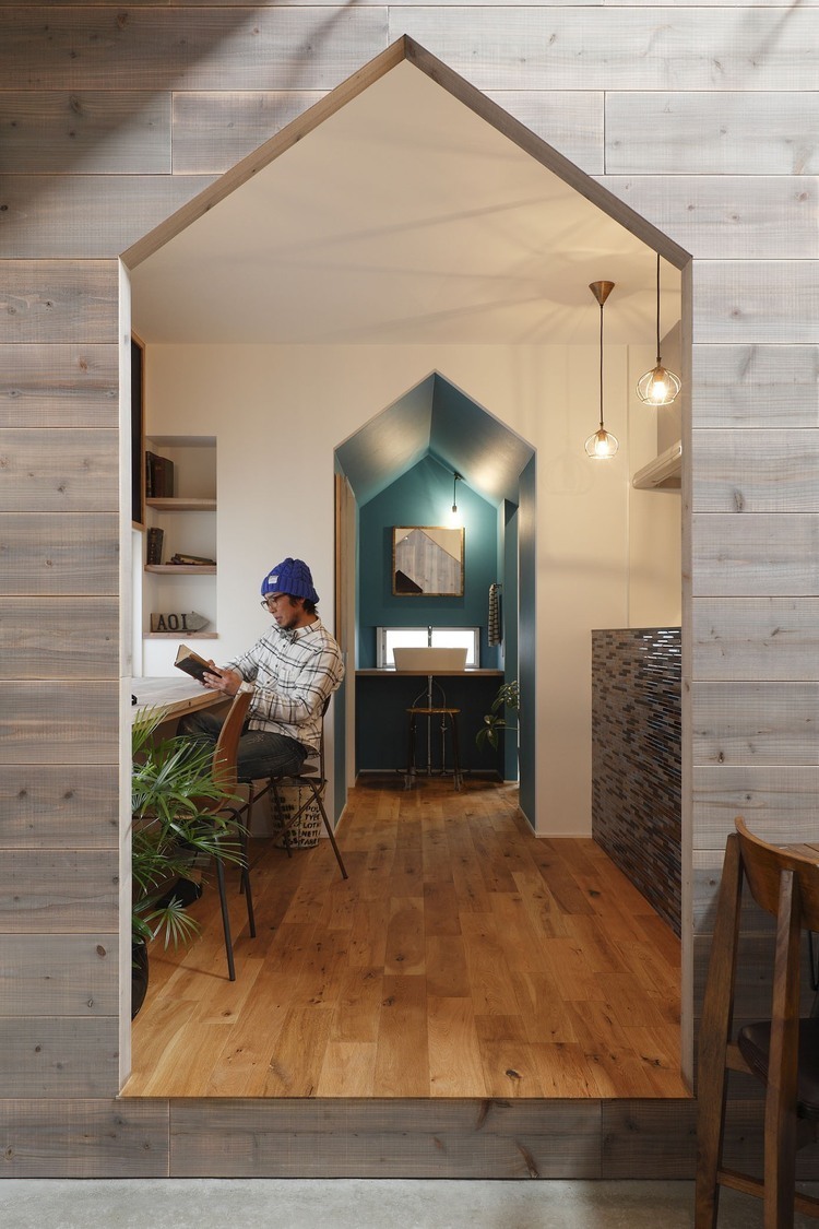 Hazukashi House by Alts Design Office