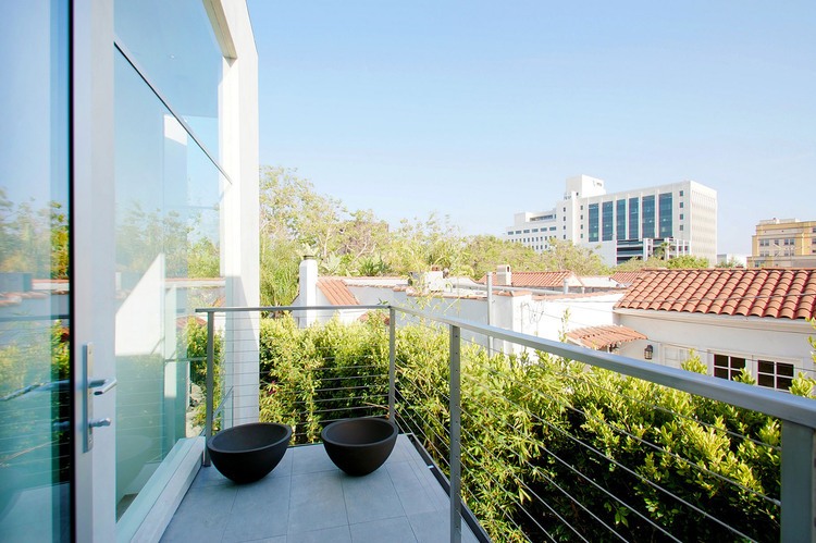 Mansfield House by Amit Apel