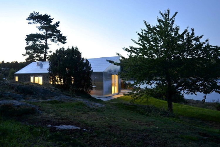Aluminum Cabin by Jarmund / Vigsnaes Architects
