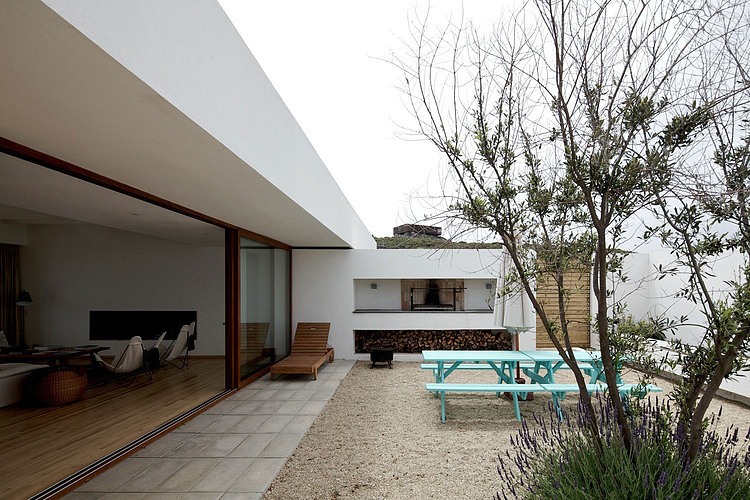 Tunquen House by Nicolás Lipthay Allen / L2C