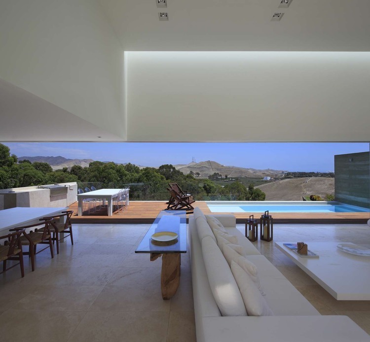 La Caleta by Llosa Cortegana Arquitectos