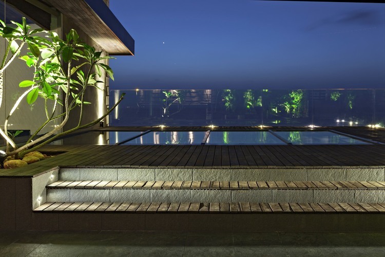 Villa in the Sky by Abraham John Architects