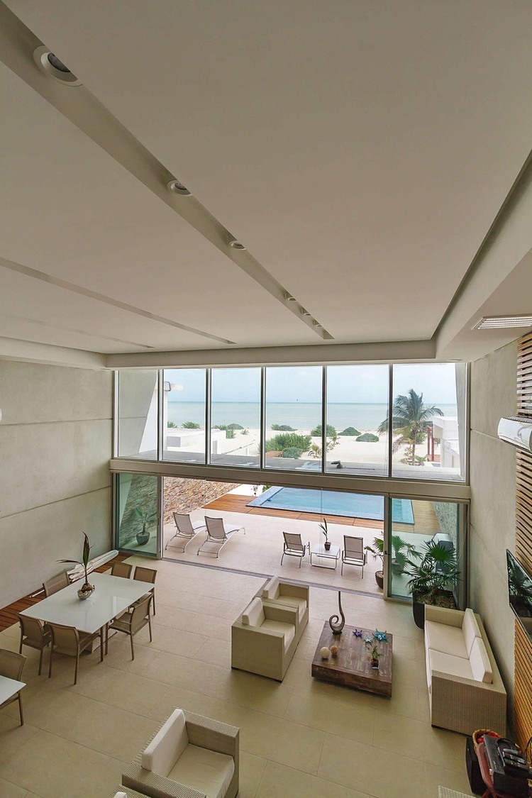 Casa JLM by Enrique Cabrera Arquitecto