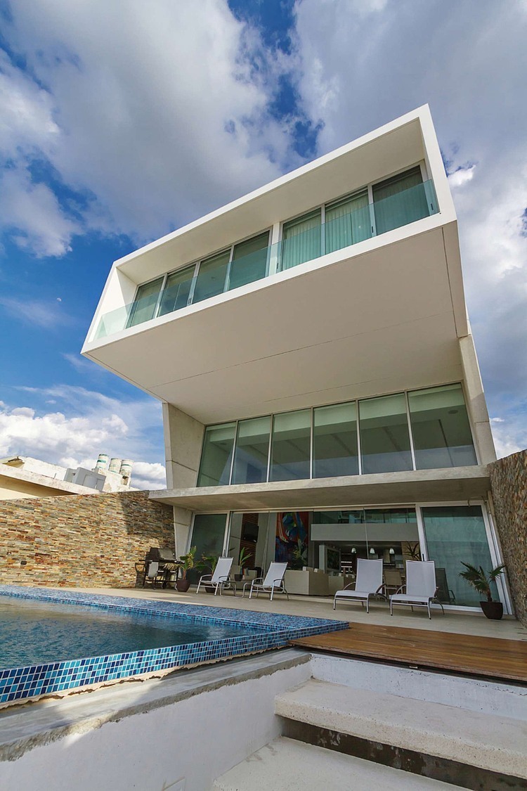 Casa JLM by Enrique Cabrera Arquitecto
